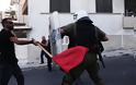 Δραπετσώνα: Επίθεση κουκουλοφόρων σε συνεργείο του ΑΝΤ1 - Χτύπησαν δημοσιογράφο και οπερατέρ [Εικόνες-Βίντεο] - Φωτογραφία 4