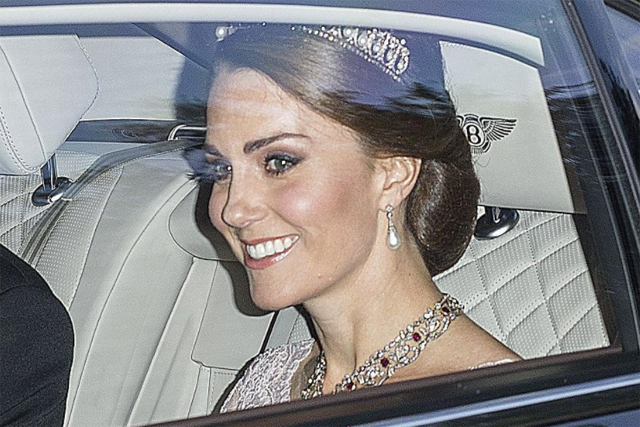 Η «χρυσή» Κέιτ Μίντλετον: Τα κοσμήματα της μελλοντικής βασίλισσας της Αγγλίας αξίζουν πάνω από 600.000€! - Φωτογραφία 4