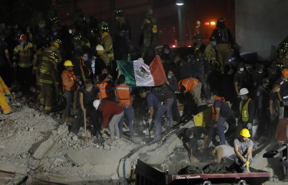 Φονικός σεισμός ισοπέδωσε το Μεξικό: Ξεπέρασαν τους 200 οι νεκροί – Συγκλονιστικές εικόνες - Φωτογραφία 5