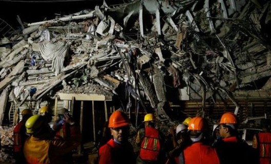 Φονικός σεισμός ισοπέδωσε το Μεξικό: Ξεπέρασαν τους 200 οι νεκροί – Συγκλονιστικές εικόνες - Φωτογραφία 6