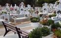 Απίστευτο αυτό που έγινε σε νεκροταφείο στην Κρήτη - Δείτε τις μακάβριες φωτογραφίες - Φωτογραφία 1