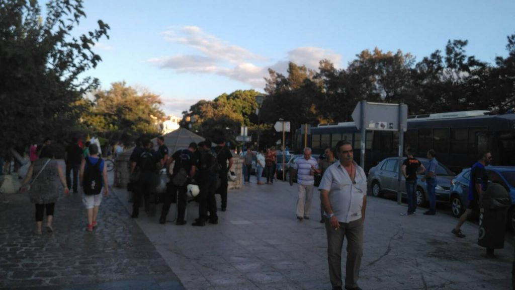 Ηράκλειο: Κλεισμένοι οι δρόμοι στο Ηράκλειο αναμένοντας τον .. πρωθυπουργό - Φωτογραφία 11