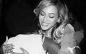 Η Beyoncé με μίνι εφαρμοστή φούστα και χωρίς ίχνος ρετούς - Φωτογραφία 1