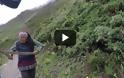 Γυναίκα από το Νεπάλ πήρε στο κυνήγι Βρετανίδα επειδή της είπε ότι το τσάι είναι ακριβό [video]