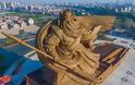 Το κολοσσιαίο άγαλμα του θεοποιημένου στρατηγού Guan Yu στην Κίνα - Φωτογραφία 3