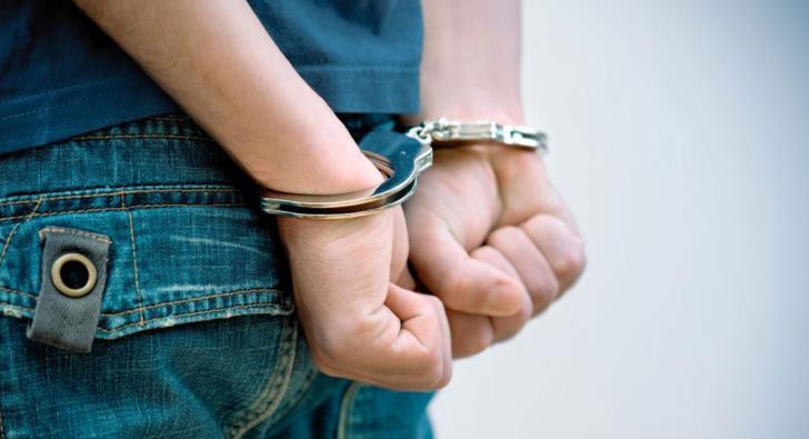 Κύπρος: Επόμενο Συνελήφθη 20χρονος για τις μολότοφ κατά φαρμακοποιού - Φωτογραφία 1