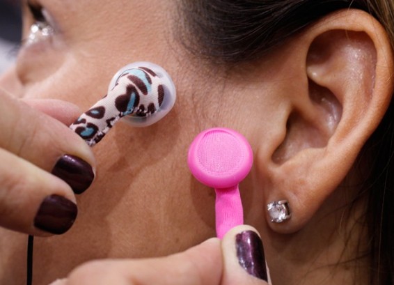 Υπάρχει σοβαρός λόγος που πρέπει να καθαρίζεις τα ακουστικά σου - Φωτογραφία 1
