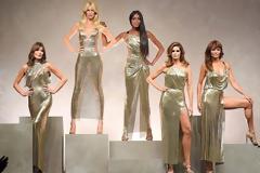 Ήταν όλες εκεί ‑ Συνάντηση κορυφής για τα supermodel των 90s στην επίδειξη του οίκου Versace