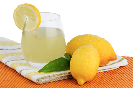 Τι πρέπει να προσέχουμε πίνοντας χυμό από λεμόνι - λεμονάδα - Φωτογραφία 3
