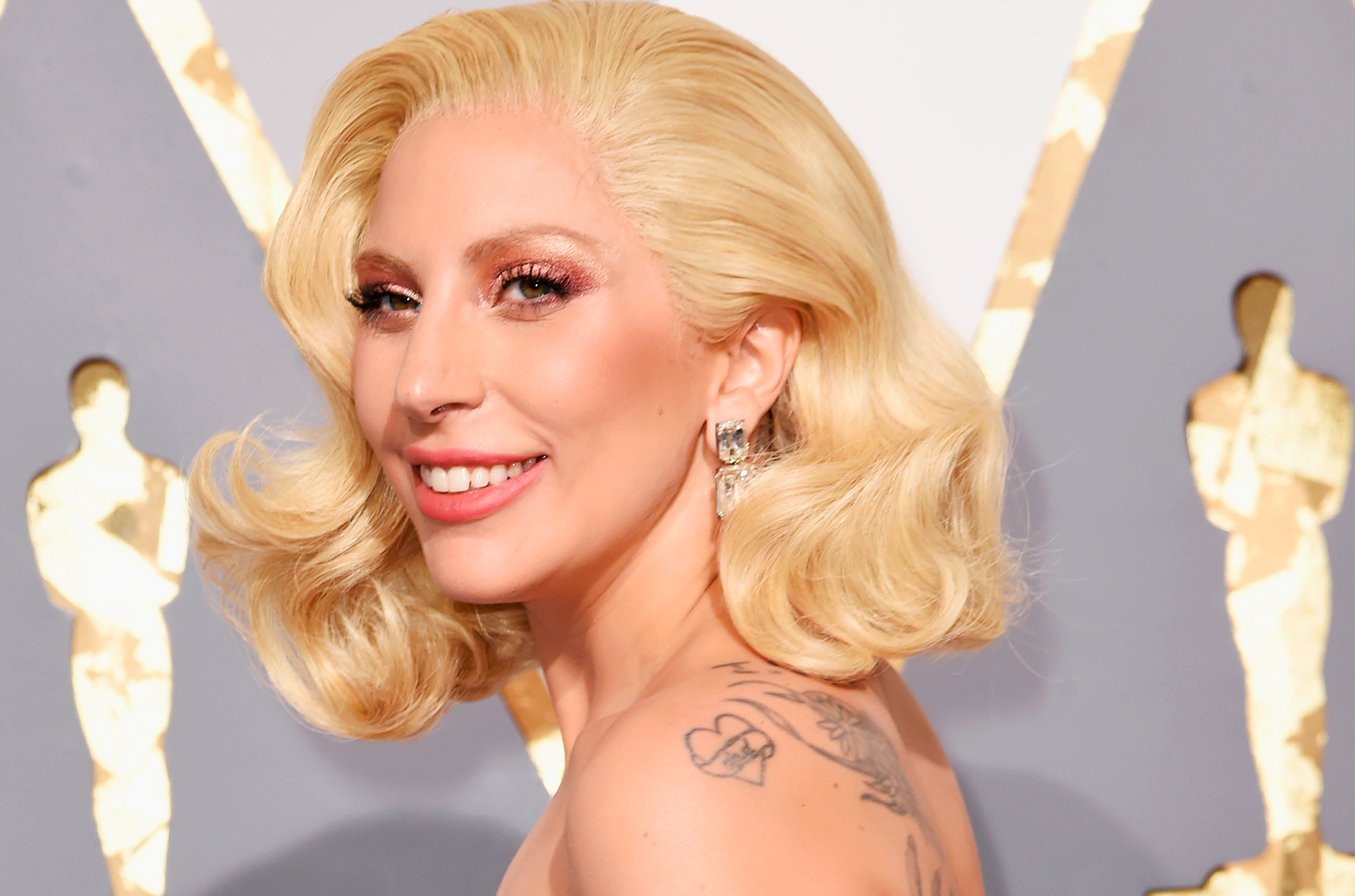 Η Lady Gaga έδωσε συνέντευξη σε ντοκιμαντέρ γυμνόστηθη (φωτο) - Φωτογραφία 1