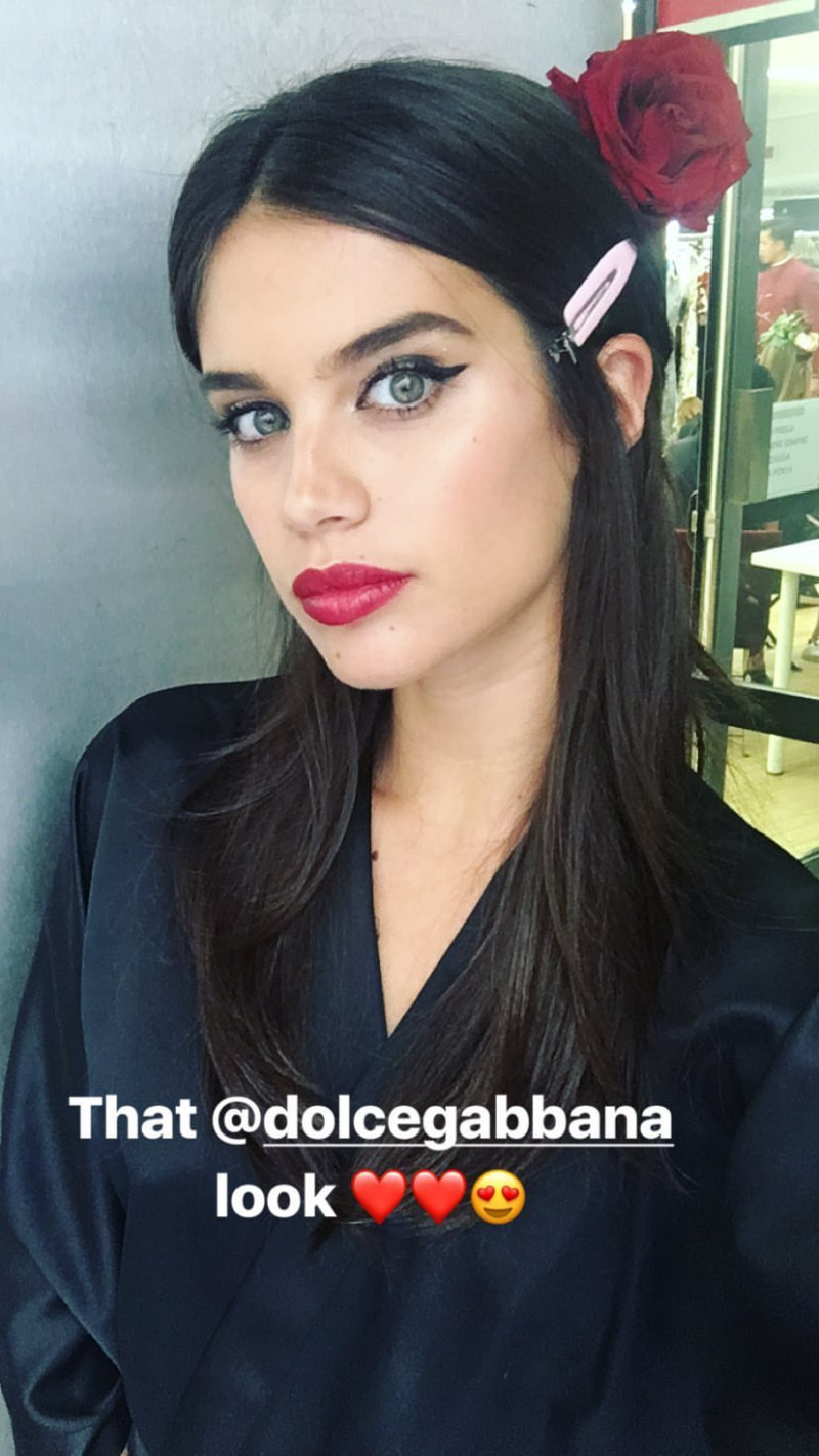 Η ανιψιά της πριγκίπισσας Dianna, τα αγγελάκια της Victoria’s Secret και το «πιο όμορφο κορίτσι του κόσμου» στο show των Dolce & Gabbana - Φωτογραφία 6