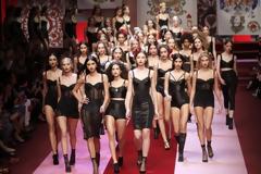 Η ανιψιά της πριγκίπισσας Dianna, τα αγγελάκια της Victoria’s Secret και το «πιο όμορφο κορίτσι του κόσμου» στο show των Dolce & Gabbana