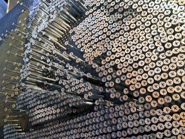 Εκπληκτικά μωσαϊκά φτιαγμένα από χιλιάδες βίδες! [photos] - Φωτογραφία 3