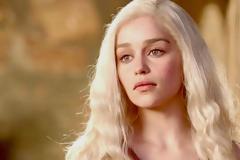 GoT: Θα αναγνώριζες τη Ντενέρις στο… Πανεπιστήμιο; Δείτε τις λήψεις που θέλει να ξεχάσει [photos]