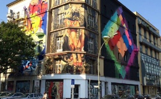 Στο Βερολίνο, το μεγαλύτερο μουσείο τέχνης δρόμου στον κόσμο - Φωτογραφία 1