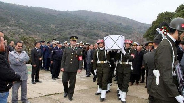 Έλληνας βετεράνος κηδεύεται με στρατιωτικές τιμές στην Τουρκία - Φωτογραφία 1