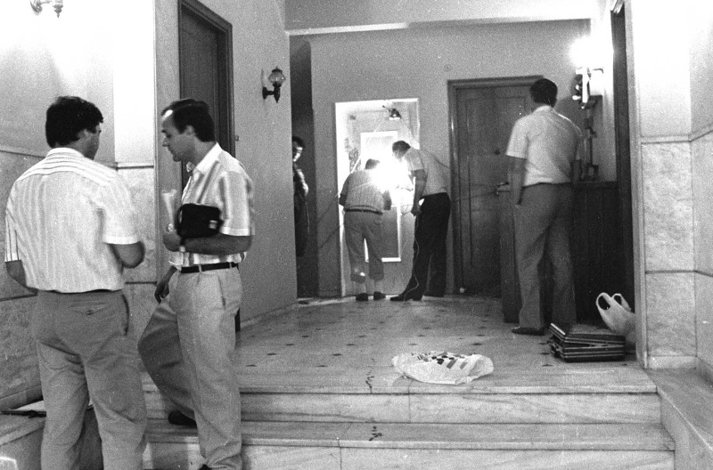 Σαν σήμερα πριν από 28 χρόνια: Ο Παύλος Μπακογιάννης δολοφονείται στην είσοδο του γραφείου του από τη 17Ν [photos - video] - Φωτογραφία 3