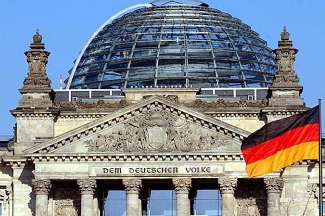 Οι γερμανικές βιομηχανικές ενώσεις «παίρνουν θέση» στο εκλογικό αποτέλεσμα - Φωτογραφία 1