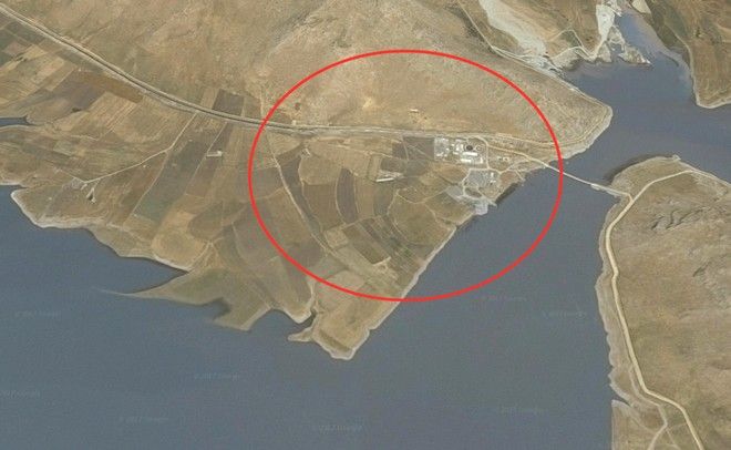 Δορυφορικές φωτογραφίες της CIA αποκάλυψαν χαμένη πόλη του Μεγάλου Αλεξάνδρου στο Ιράκ - Φωτογραφία 2