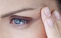 3 τρόποι για εξαφανίσετε τις ρυτίδες γύρω από τα μάτια