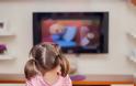 Παιδί & τηλεόραση: Η εβδομάδα των παθών για μια μαμά