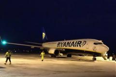 Bόμβα από Ryanair - Δείτε ποιές πτήσεις ακυρώνει [photos]
