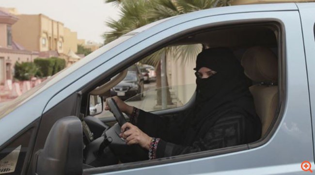 Ιστορική απόφαση στη Σαουδική Αραβία: Οι γυναίκες αποκτούν δικαίωμα στην οδήγηση - Φωτογραφία 1