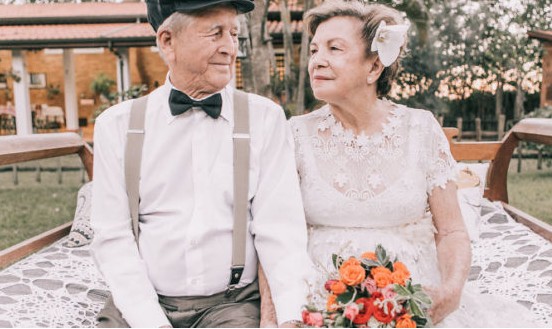 Η αληθινή αγάπη αντέχει στον χρόνο! Παντρεύτηκαν ξανά 60 χρόνια μετά! [photos+video] - Φωτογραφία 1