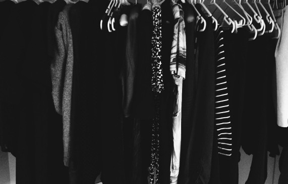 Πώς να διατηρήσετε το μαύρο χρώμα στα ρούχα σας - Φωτογραφία 1