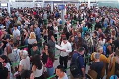 Χάος στα αεροδρόμια του πλανήτη: Κατέρρευσαν τα συστήματα check-in σε ΗΠΑ, Αγγλία, Γαλλία, Ελβετία