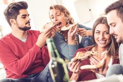 Η μοναξιά βοηθάει τη δίαιτα -Οι ερευνητές αποκαλύπτουν πώς θα χάσεις κιλά