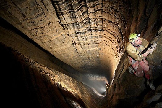Η βαθύτερη σπηλιά στον κόσμο... [photos] - Φωτογραφία 1