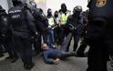 Σκηνές βίας στο δημοψήφισμα της Καταλονίας - Φωτογραφία 10