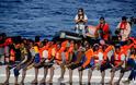 Πλωτά κέντρα προσφύγων προανήγγειλε ο Μπαλάφας για το Ανατολικό Αιγαίο
