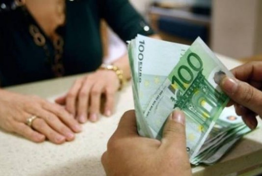 Επίδομα 1.000 ευρώ: Πότε ξεκινούν οι αιτήσεις – Δείτε αν το δικαιούστε - Φωτογραφία 1
