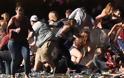 Μακελειό σε συναυλία στο Λας Βέγκας. 20 Νεκροί και 100 Τραυματίες - Φωτογραφία 15