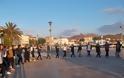 Λήμνος: Χόρεψαν μπροστά στο Δημαρχείο Λήμνου για να μην μείνουν «άστεγοι»! - Φωτογραφία 4