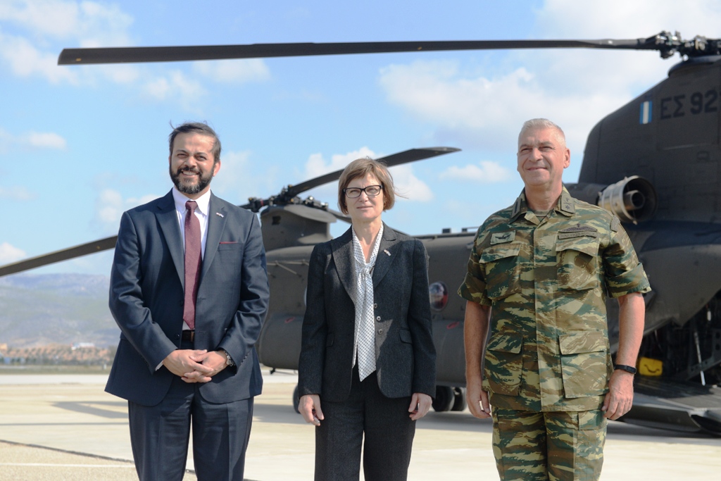 Επίσκεψη στο ΓΕΣ της Αναπληρώτριας Υπουργού του Στρατού των ΗΠΑ (15 ΦΩΤΟ) - Φωτογραφία 13