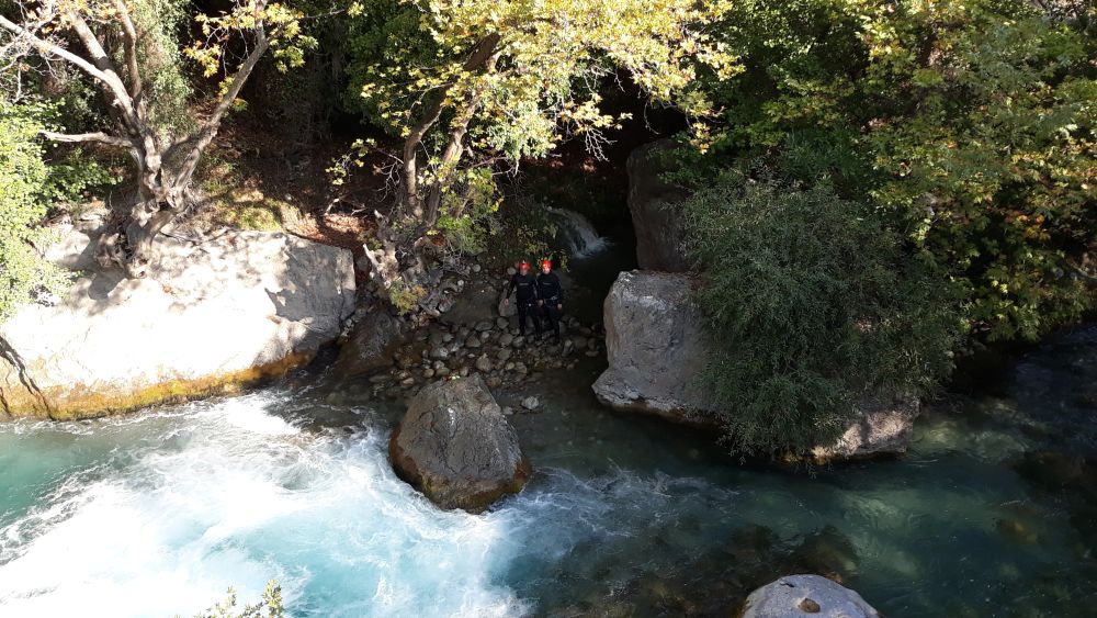 Λαμία: Επιχείρηση διάσωσης σε φαράγγι του Γοργοποτάμου - Εντυπωσιακές εικόνες - Φωτογραφία 4