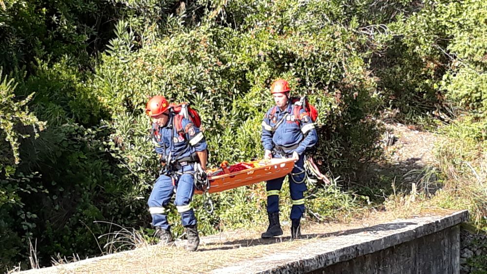 Λαμία: Επιχείρηση διάσωσης σε φαράγγι του Γοργοποτάμου - Εντυπωσιακές εικόνες - Φωτογραφία 8