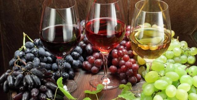 Έρευνα: Τι μας συμβαίνει όταν πίνουμε 1-2 ποτήρια κόκκινο κρασί την ημέρα; - Φωτογραφία 1