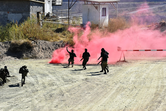 Επίσκεψη Αρχηγού ΓΕΣ στην Περιοχή Ευθύνης της 9ης Μηχανοποιημένης Ταξιαρχίας Πεζικού - Φωτογραφία 15