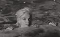 Σπάνιο φωτογραφικό υλικό δείχνει τη Merilyn Monroe να κολυμπά γυμνή σε πισίνα - Φωτογραφία 3