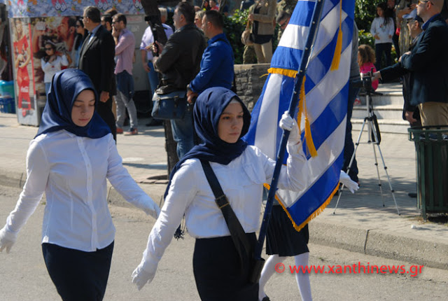 Παρέλαση με «μαντίλες» για ΠΡΩΤΗ φορά σε εθνική εορτή και σε παρέλαση στην Ξάνθη… (φωτογραφίες) - Φωτογραφία 3