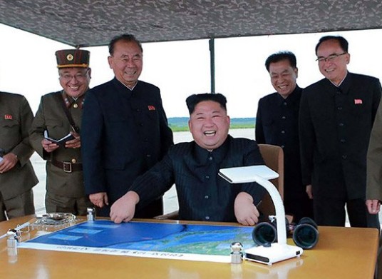 Ρώσος βουλευτής: Η Βόρεια Κορέα είναι έτοιμη να εκτοξεύσει πύραυλο στις ΗΠΑ - Φωτογραφία 1