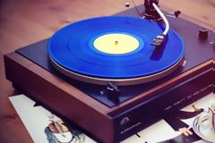 Vinyl is Βack: Γιατί το βινύλιο είναι σαν τον ελληνικό καφέ;