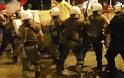 Άγριες συγκρούσεις διαδηλωτών – ΜΑΤ την ώρα της ομιλίας Τσίπρα! [video]