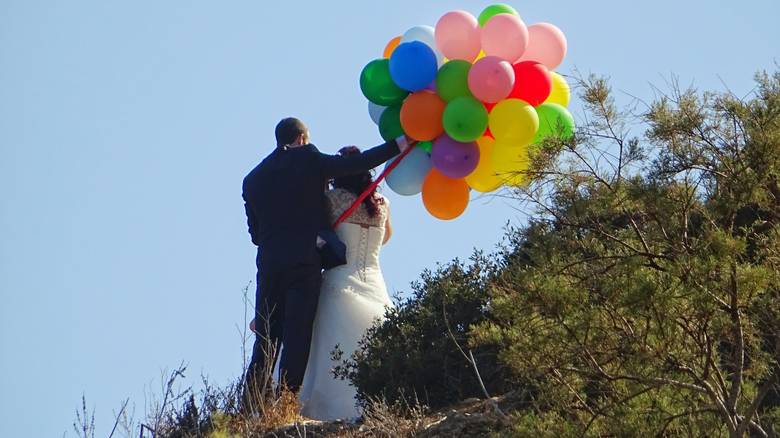 Οι γυναίκες στην Ελλάδα αποφέυγουν τον γάμο και την τεκνοποίηση λόγω της κρίσης - Φωτογραφία 1