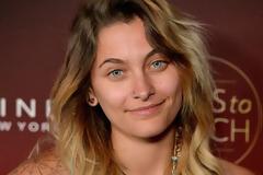 Paris Jackson: Με αρχαιοελληνικό look και χωρίς ίχνος μακιγιάζ!