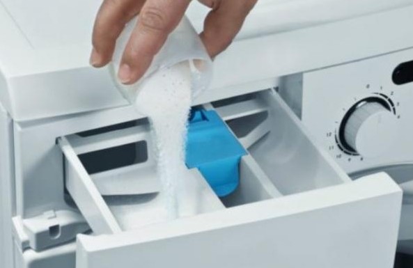 Αυτός είναι ο καλύτερος τρόπος για να καθαρίσετε το συρτάρι απορρυπαντικού του πλυντηρίου - Φωτογραφία 1